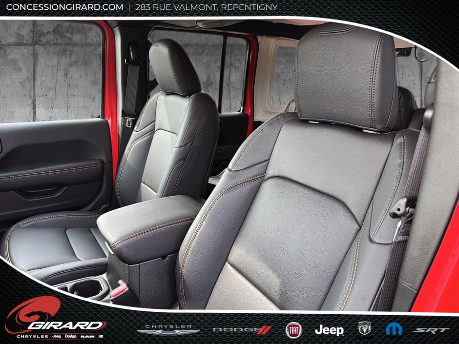 Jeep Wrangler 4-Door SAHARA 2025-10