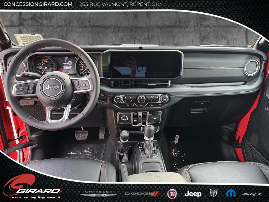 Jeep Wrangler 4-Door SAHARA 2025-12