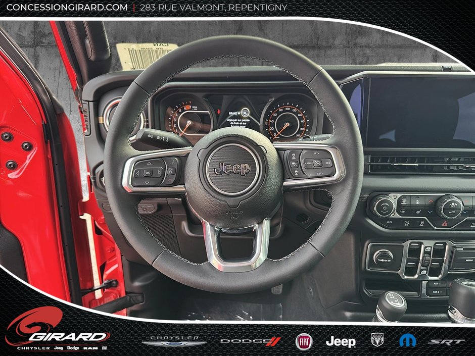 Jeep Wrangler 4-Door SAHARA 2025-13