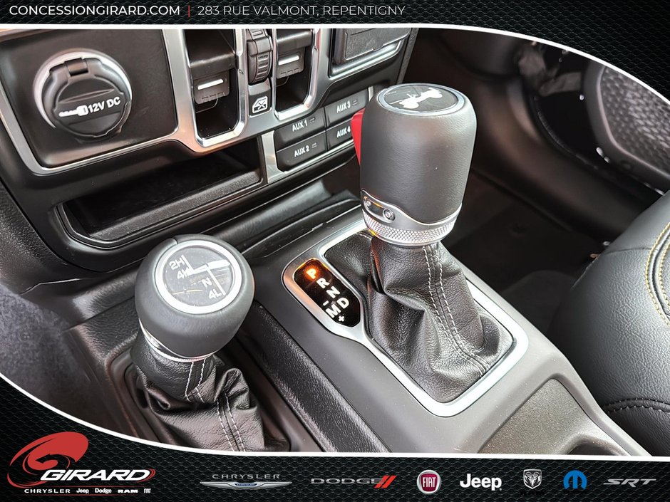 Jeep Wrangler 4-Door SAHARA 2025-14
