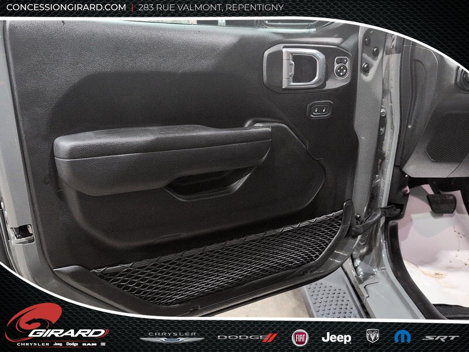 Jeep Wrangler Sport Altitude 2023-14