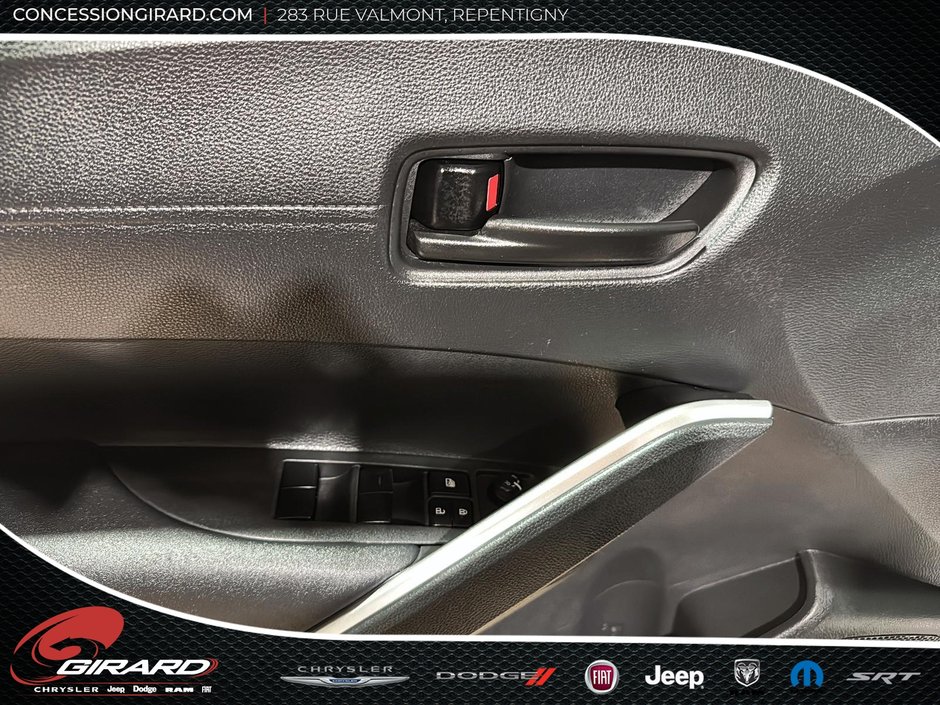 Toyota Corolla Cross LE 2023-14