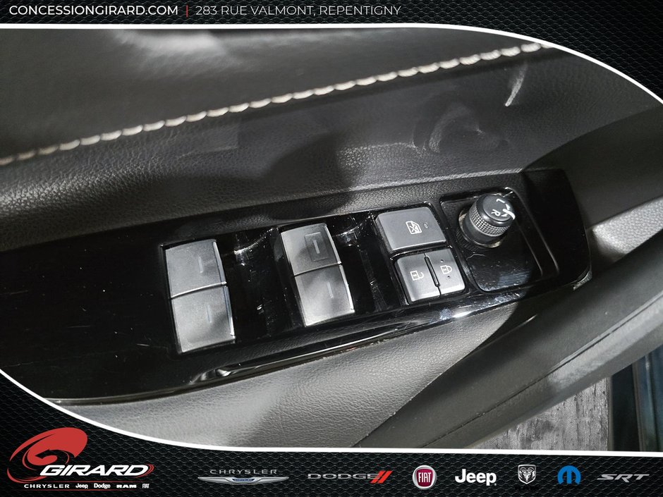 Toyota Corolla Hatchback S CVT 2022-14