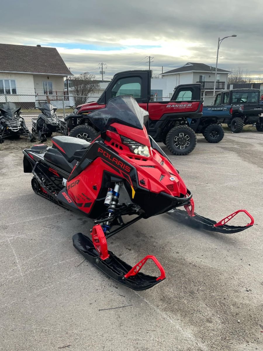 Polaris Indy XCR 850  128''  2022