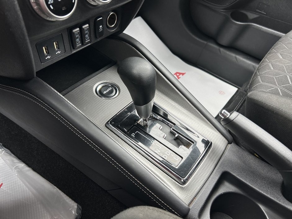 2022 Mitsubishi RVR ES-18