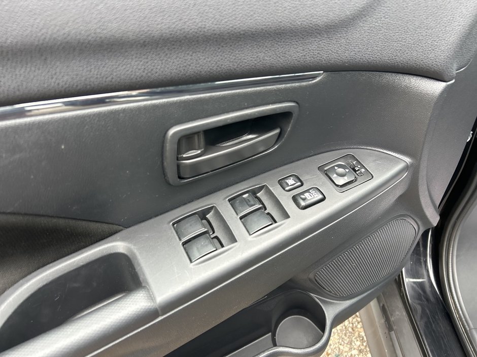 2022 Mitsubishi RVR ES-12