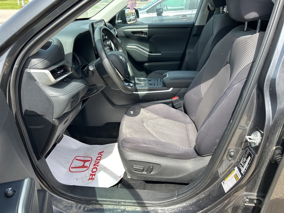 2020 Toyota Highlander LE-14
