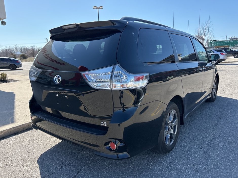 2020 Toyota Sienna SE-5