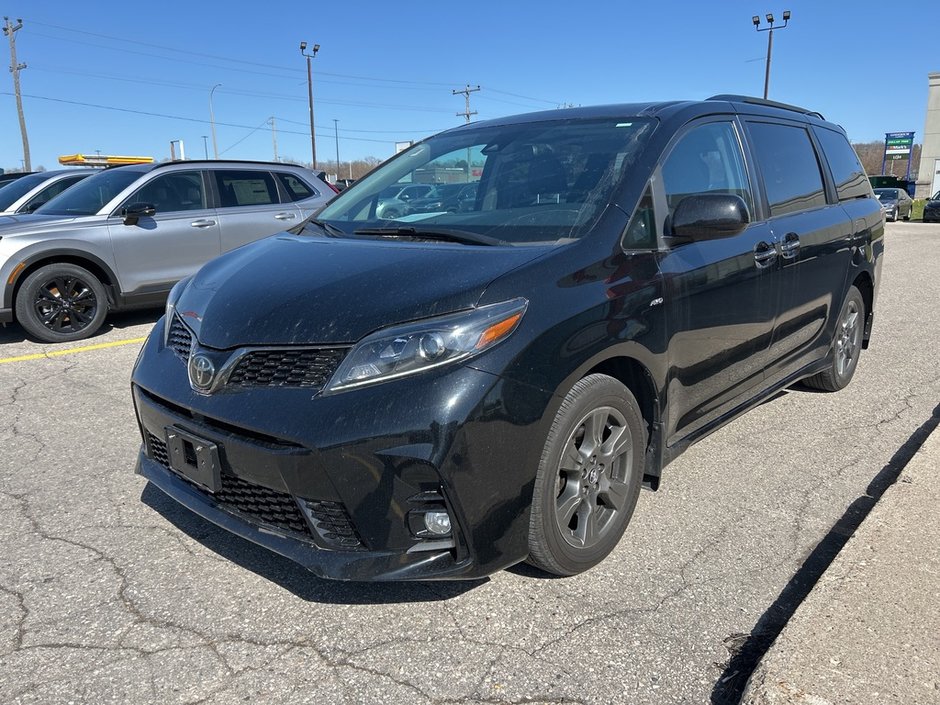 2020 Toyota Sienna SE-1
