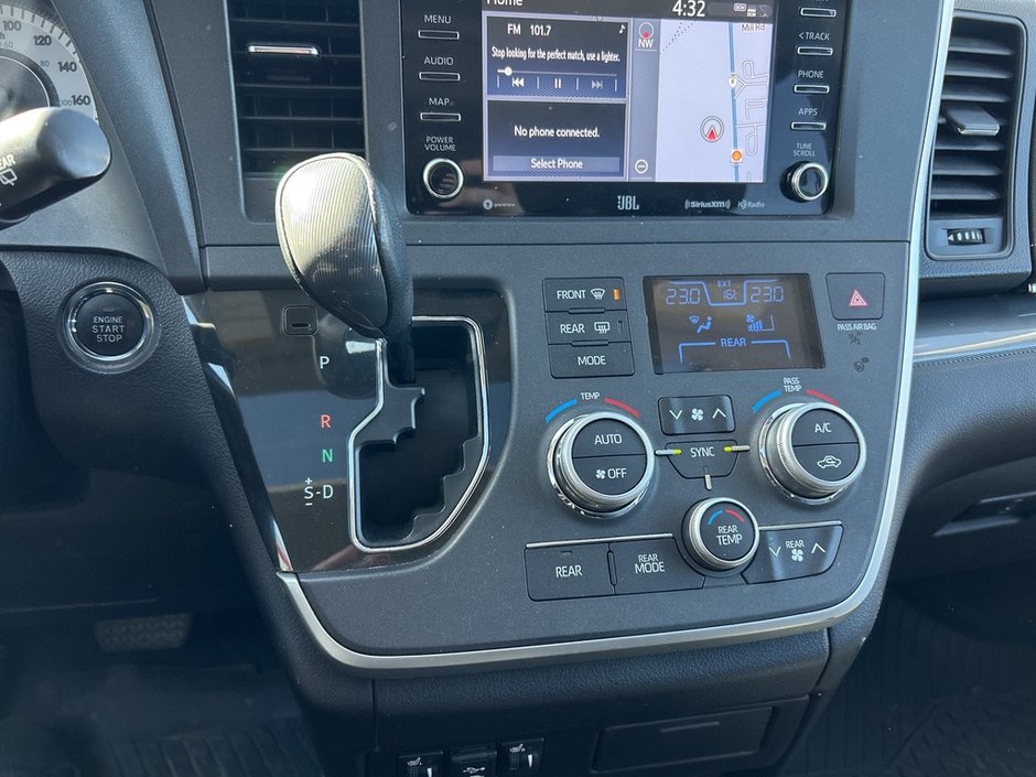 2020 Toyota Sienna SE-22