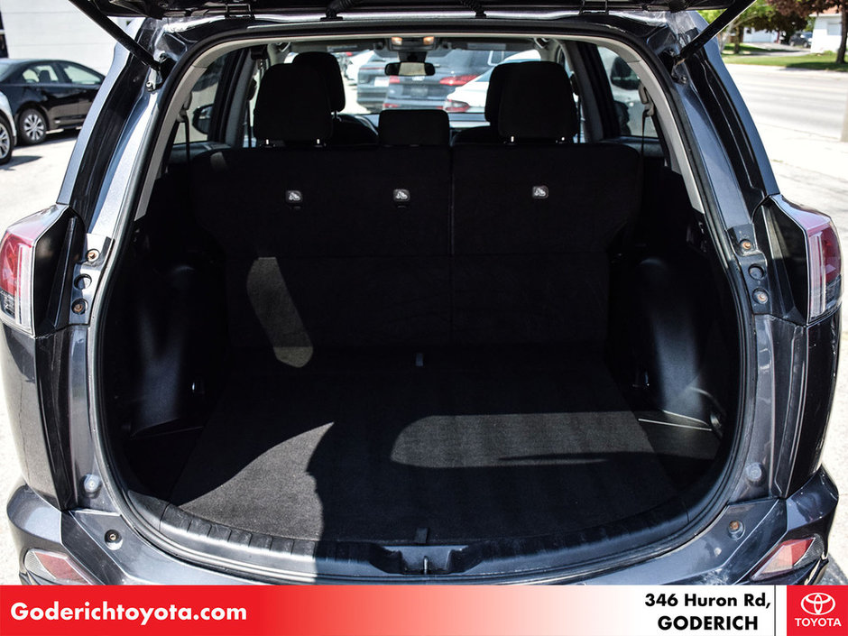 2018 Toyota RAV4 LE-9