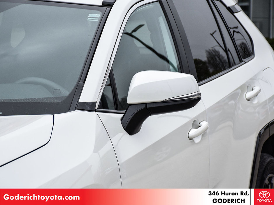 2022 Toyota RAV4 Hybrid SE-2
