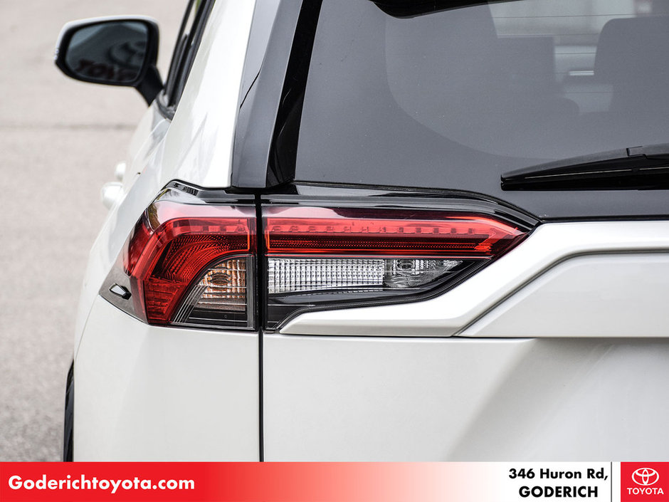 2022 Toyota RAV4 Hybrid SE-8