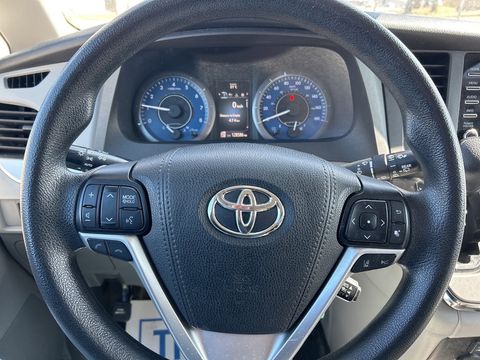 2018 Toyota Sienna 7 Passenger-14