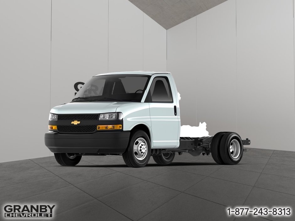 2025 Chevrolet EXPRESS CUTAWAY 3500 in Granby, Quebec - w940px