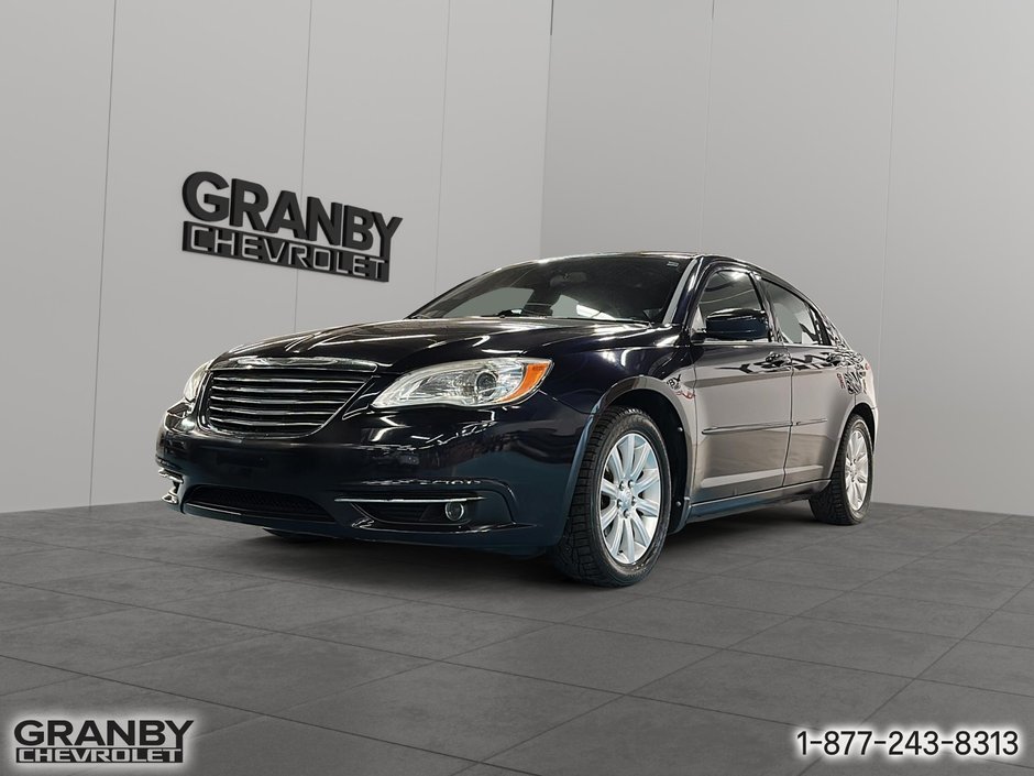Chrysler 200 Touring VENDU TEL QUEL SANS GARANTIES 2012 à Granby, Québec
