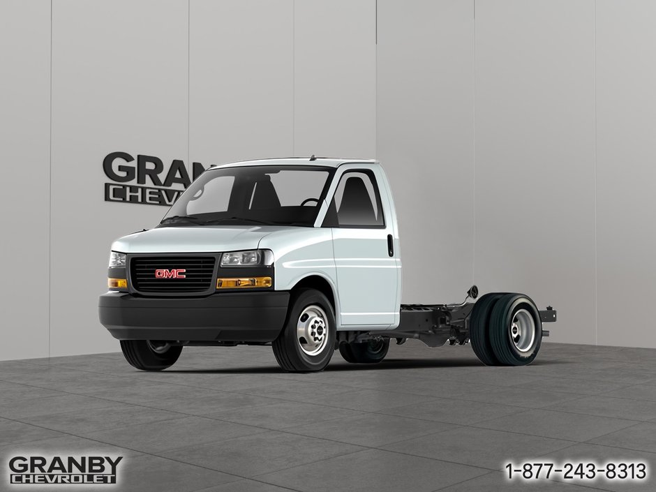 2025 GMC Savana Cutaway 3500 in Granby, Quebec - w940px