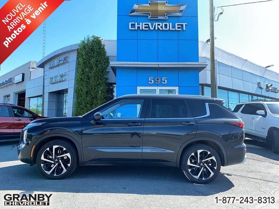 2022 Mitsubishi Outlander in Granby, Quebec - w940px