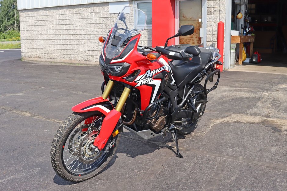 2017 Honda CRF1000 LD AFRICA TWIN in Sault Ste. Marie, Ontario - w940px