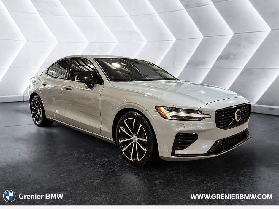 Volvo S60 Plug-In Hybrid T8 AWD Core Dark Theme, AppleCarPlay 2025 à Terrebonne, Québec - w940px