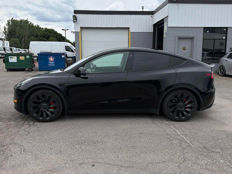 Tesla Model Y Performance 2022 à Terrebonne, Québec - w940px