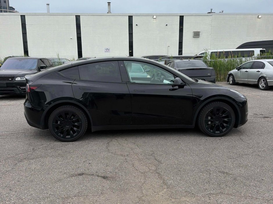 2022 Tesla Model Y Long Range in Terrebonne, Quebec - w940px