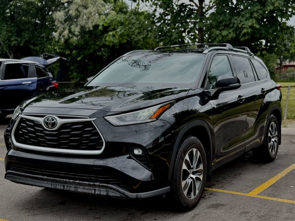 Toyota Highlander XLE Night Package Toit Cuir 2021 à Terrebonne, Québec - w940px