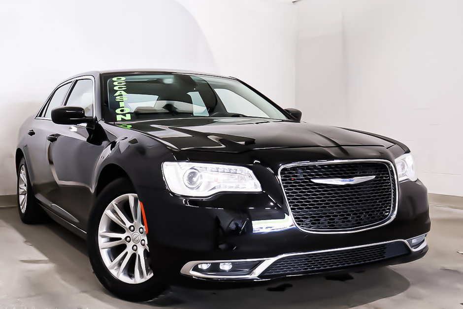 2016 Chrysler 300 TOURING LIMITED + CUIR + TOIT PANO in Terrebonne, Quebec - w940px