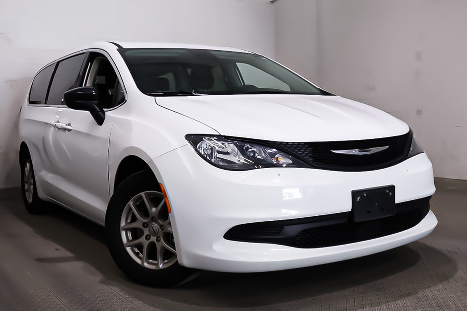 Chrysler Grand Caravan SXT + STOW N GO + CARPLAY 2024 à Terrebonne, Québec - w940px