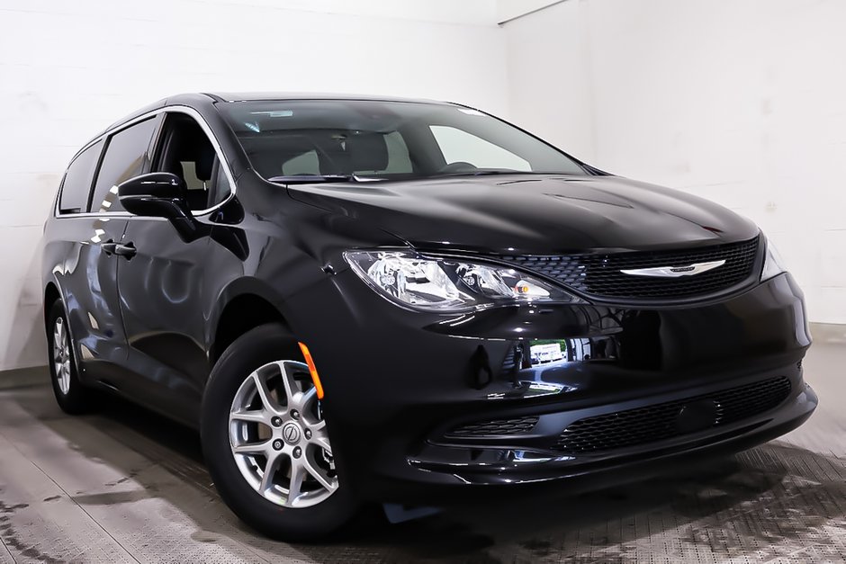 Chrysler Grand Caravan SXT 2025 à Terrebonne, Québec - w940px
