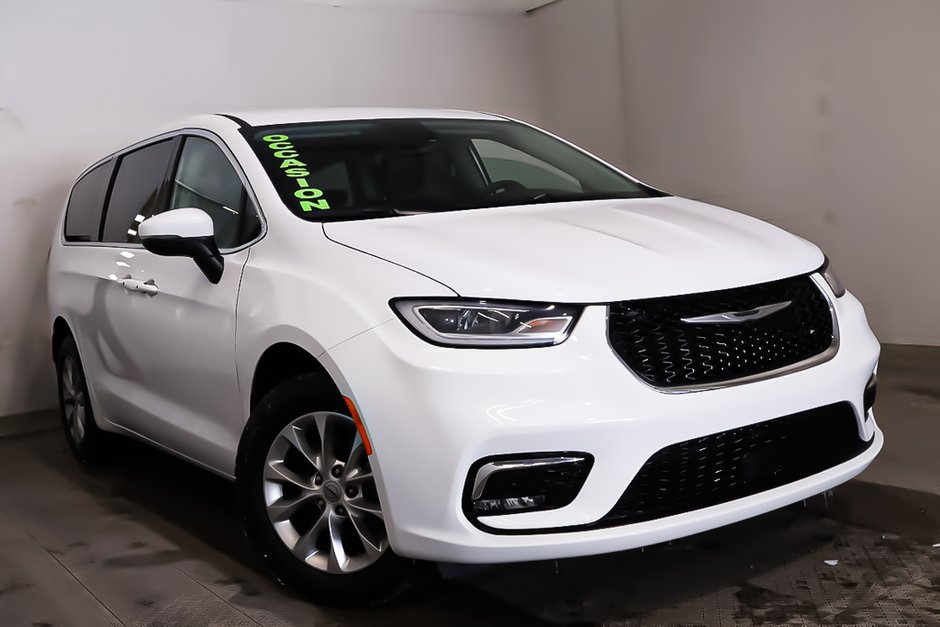 2023 Chrysler Pacifica TOURING L + AWD + STOW N GO in Terrebonne, Quebec - w940px