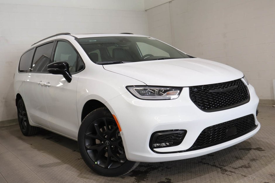 Chrysler Pacifica SELECT AWD 2026 à Terrebonne, Québec - w940px