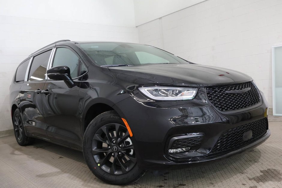 Chrysler Pacifica SELECT 2026 à Terrebonne, Québec - w940px