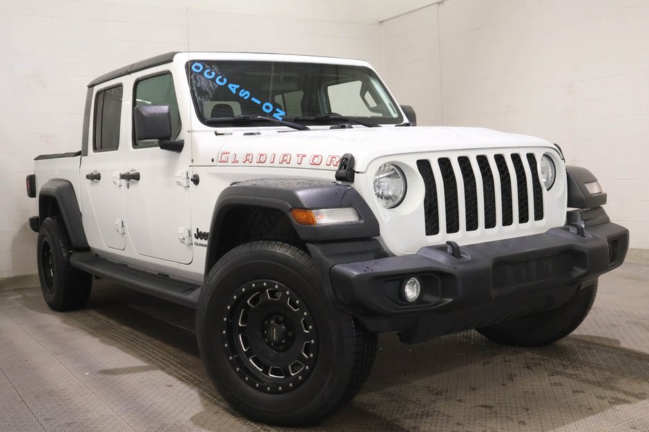 2020 Jeep Gladiator SPORT S + 4X4 + TOIT RIGIDE in Terrebonne, Quebec - w940px