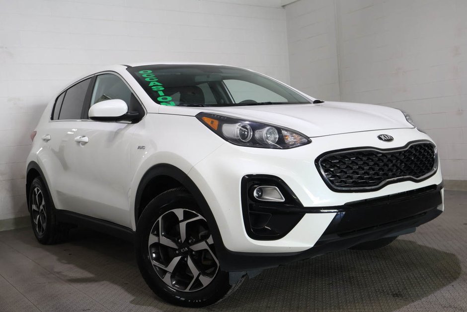 2022 Kia Sportage LX + AWD + SIEGES CHAUFFANTS + CARPLAY in Terrebonne, Quebec - w940px