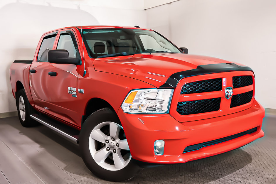 Ram 1500 Classic EXPRESS + 4X4 + V8 + CREW CAB + 2022 à Terrebonne, Québec - w940px