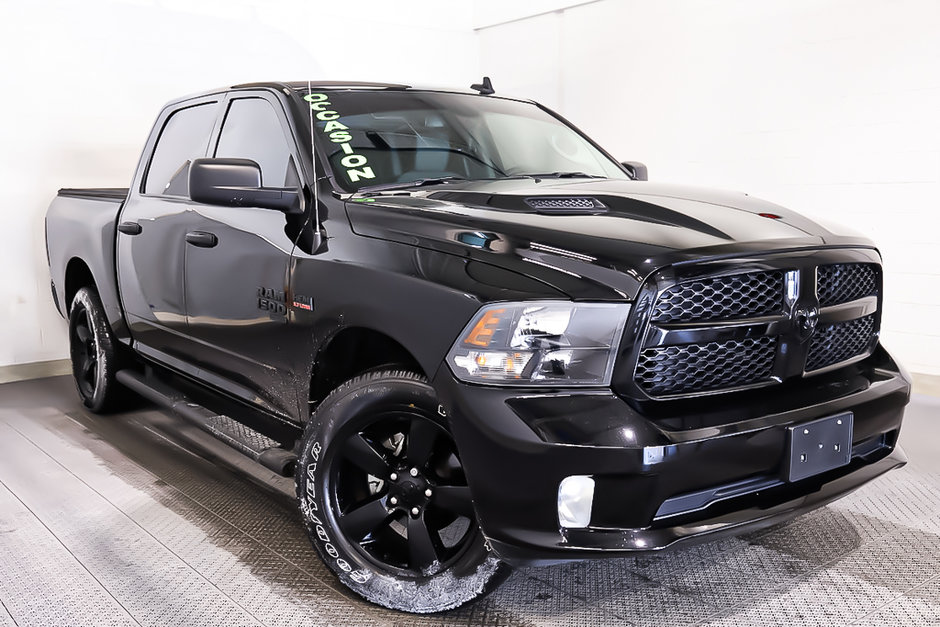 2023 Ram 1500 Classic EXPRESS + 4X4 + V8 + NIGHT EDITION + CREW CAB+ in Terrebonne, Quebec - w940px