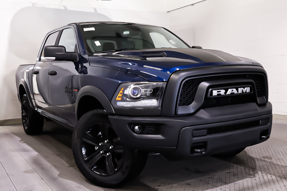 2024 Ram 1500 Classic WARLOCK in Terrebonne, Quebec - w940px