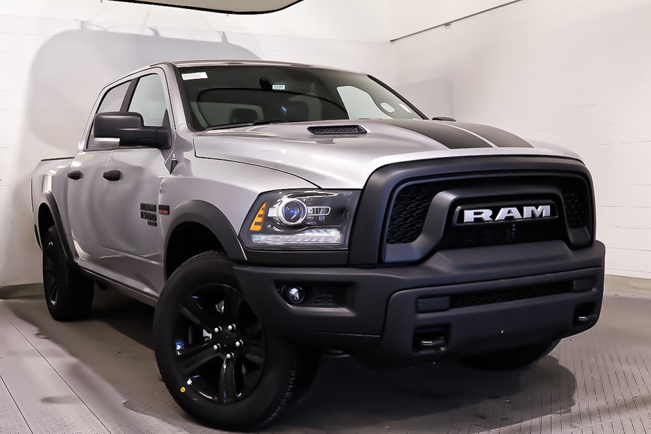 2024 Ram 1500 Classic WARLOCK in Terrebonne, Quebec - w940px