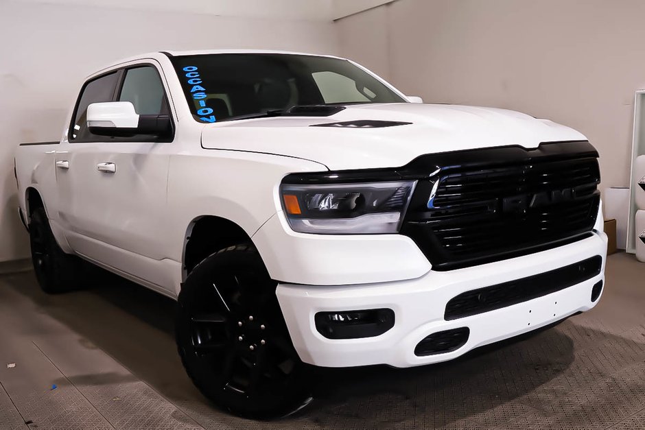 Ram 1500 SPORT + 4X4 + CREW CAB + NIGHT EDITION + V8 HEMI 2022 à Terrebonne, Québec - w940px