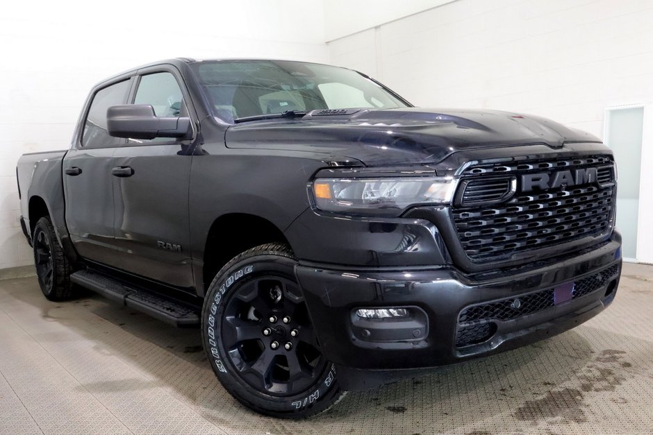 2026 Ram 1500 EXPRESS in Terrebonne, Quebec - w940px