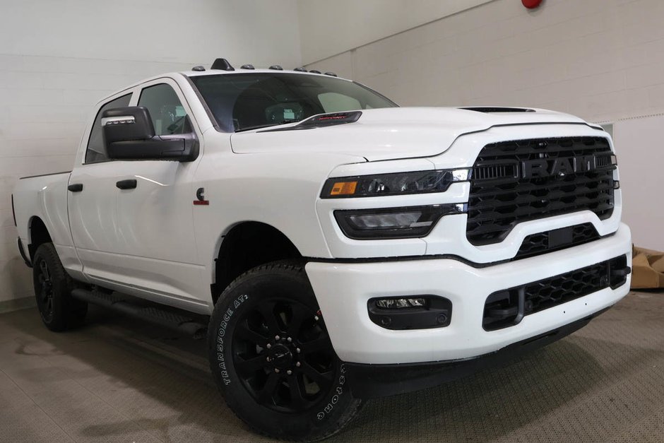2026 Ram 2500 BLACK EXPRESS in Terrebonne, Quebec - w940px
