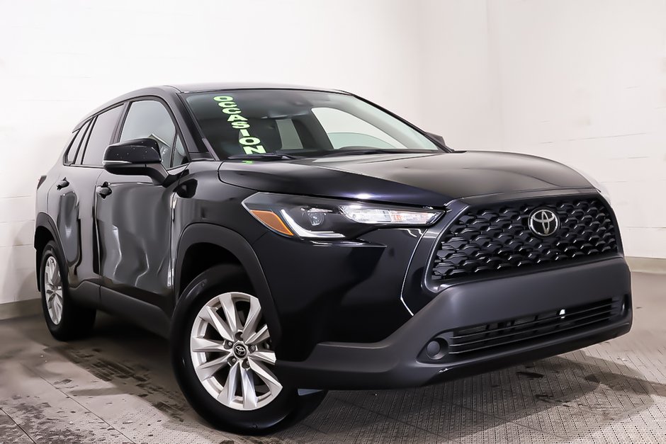 Toyota Corolla Cross LE + AWD + SIEGES ET VOLANT CHAUFFANTS 2022 à Terrebonne, Québec - w940px