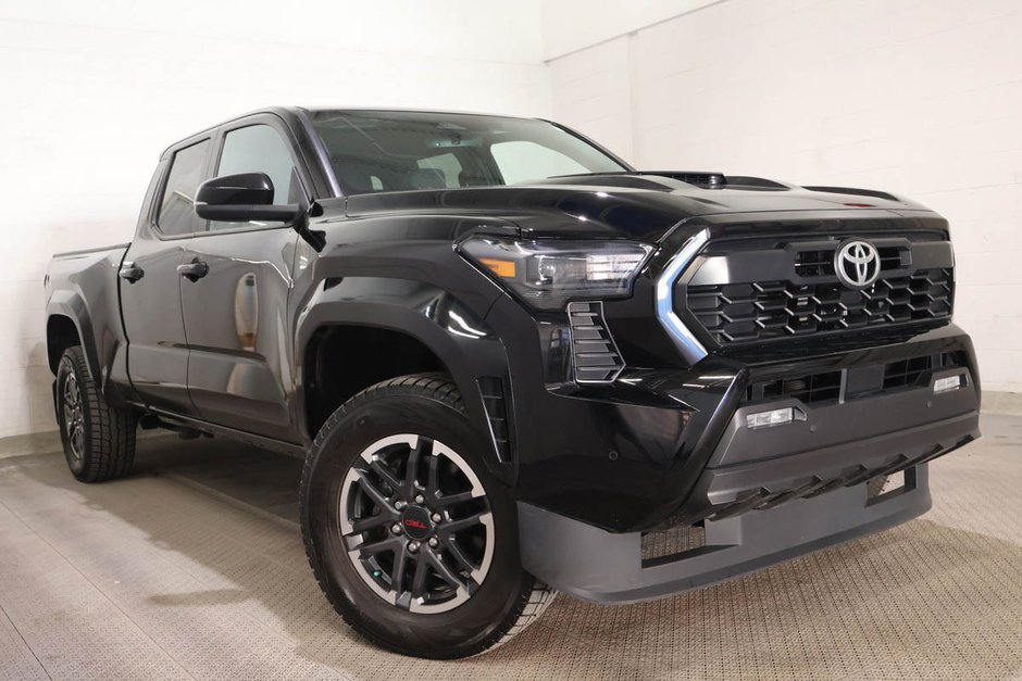 Toyota TACOMA TRD SPORT + + DOUBLE CAB + 4X4 + TOIT OUVRANT 2024 à Terrebonne, Québec - w940px