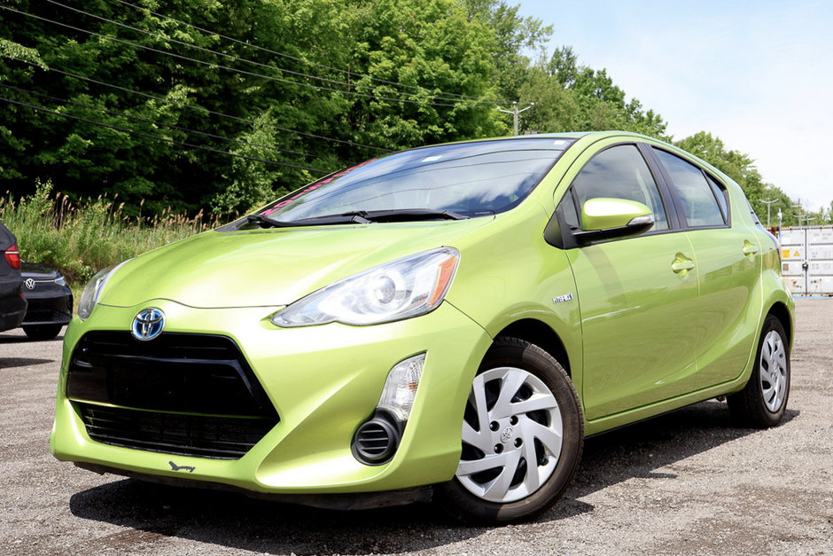 2015 Toyota Prius C Base in Mascouche, Quebec - w940px