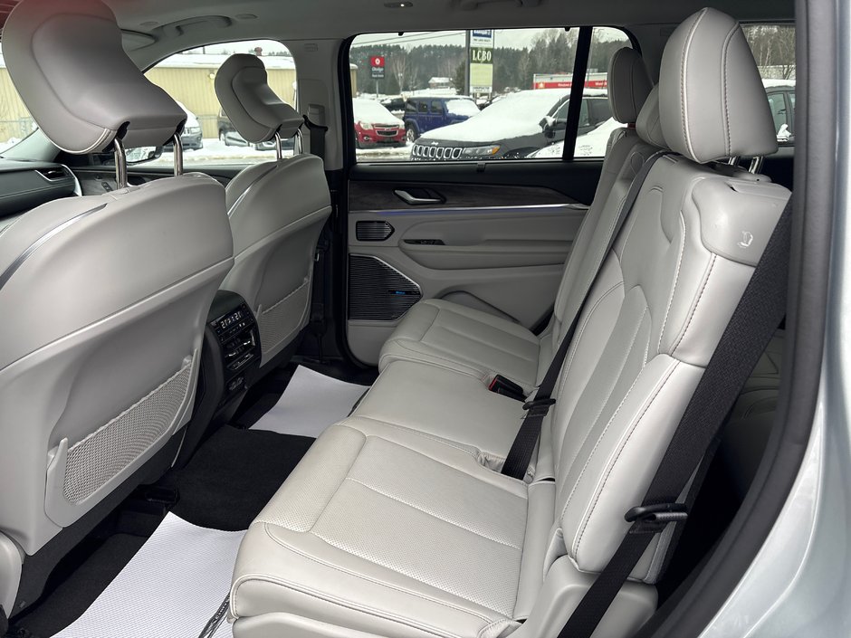 2022 Jeep Grand Cherokee L Overland-6