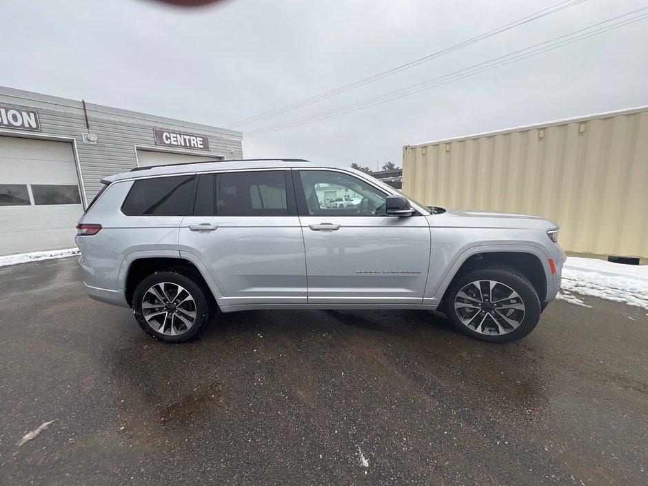 2022 Jeep Grand Cherokee L Overland-2