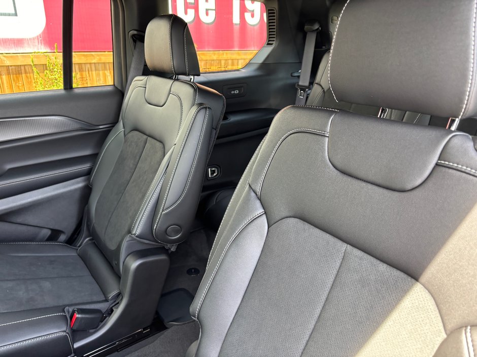 2025 Jeep Grand Cherokee L ALTITUDE-18