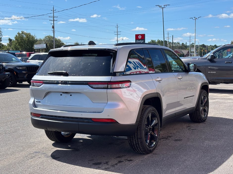 2025 Jeep Grand Cherokee LAREDO ALTITUDE-4