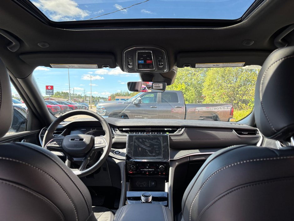 2025 Jeep Grand Cherokee LAREDO ALTITUDE-14
